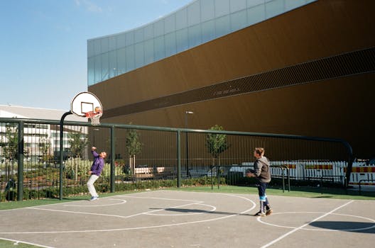 Revolutionizing Hoops: How Tech Gadgets Elevate Basketball Skills